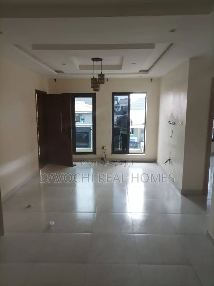2bdrm Apartment in Ikate Elegushi for rent