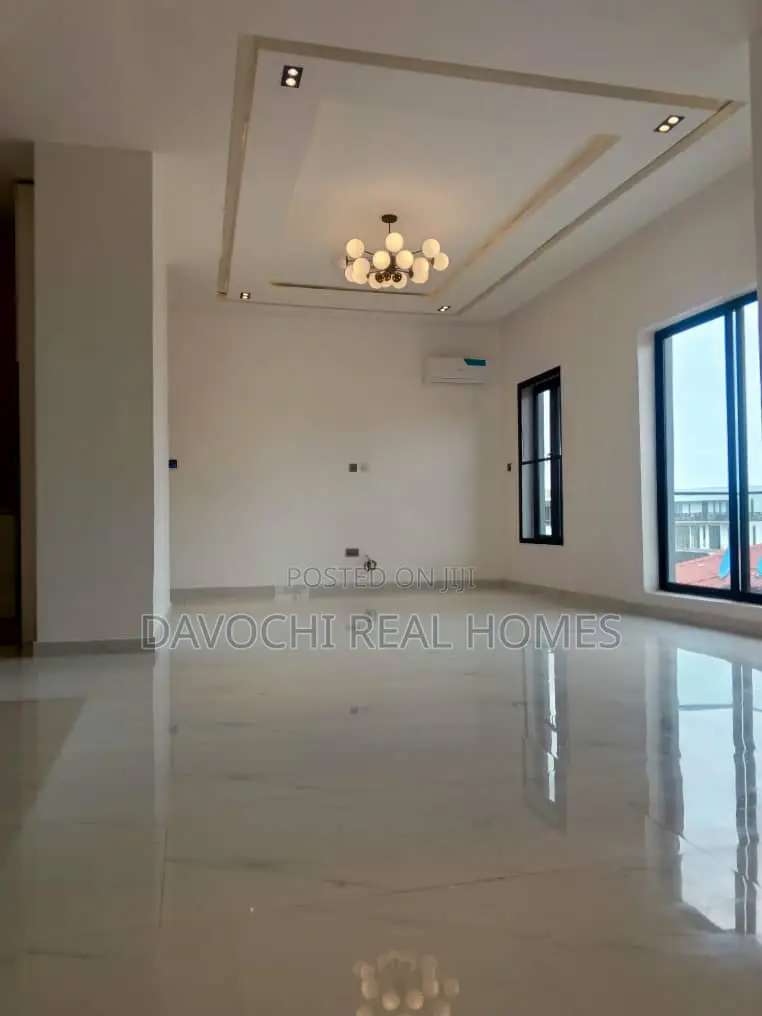 2bdrm Apartment in Ikate Elegushi for rent