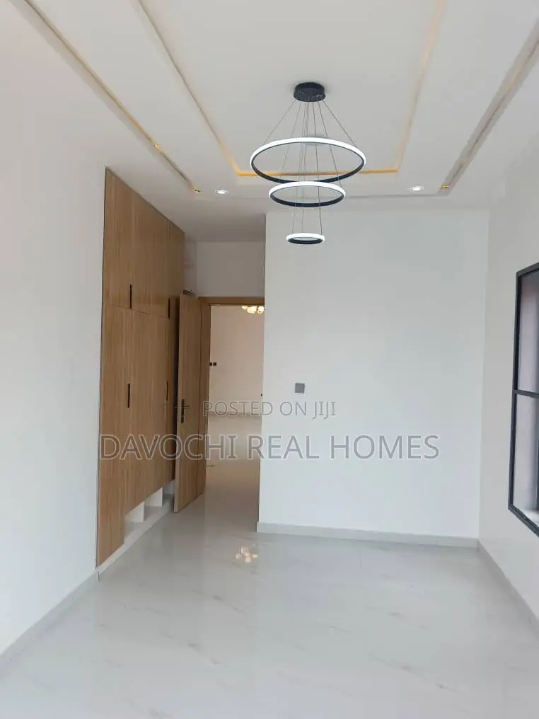 2bdrm Apartment in Ikate Elegushi for rent