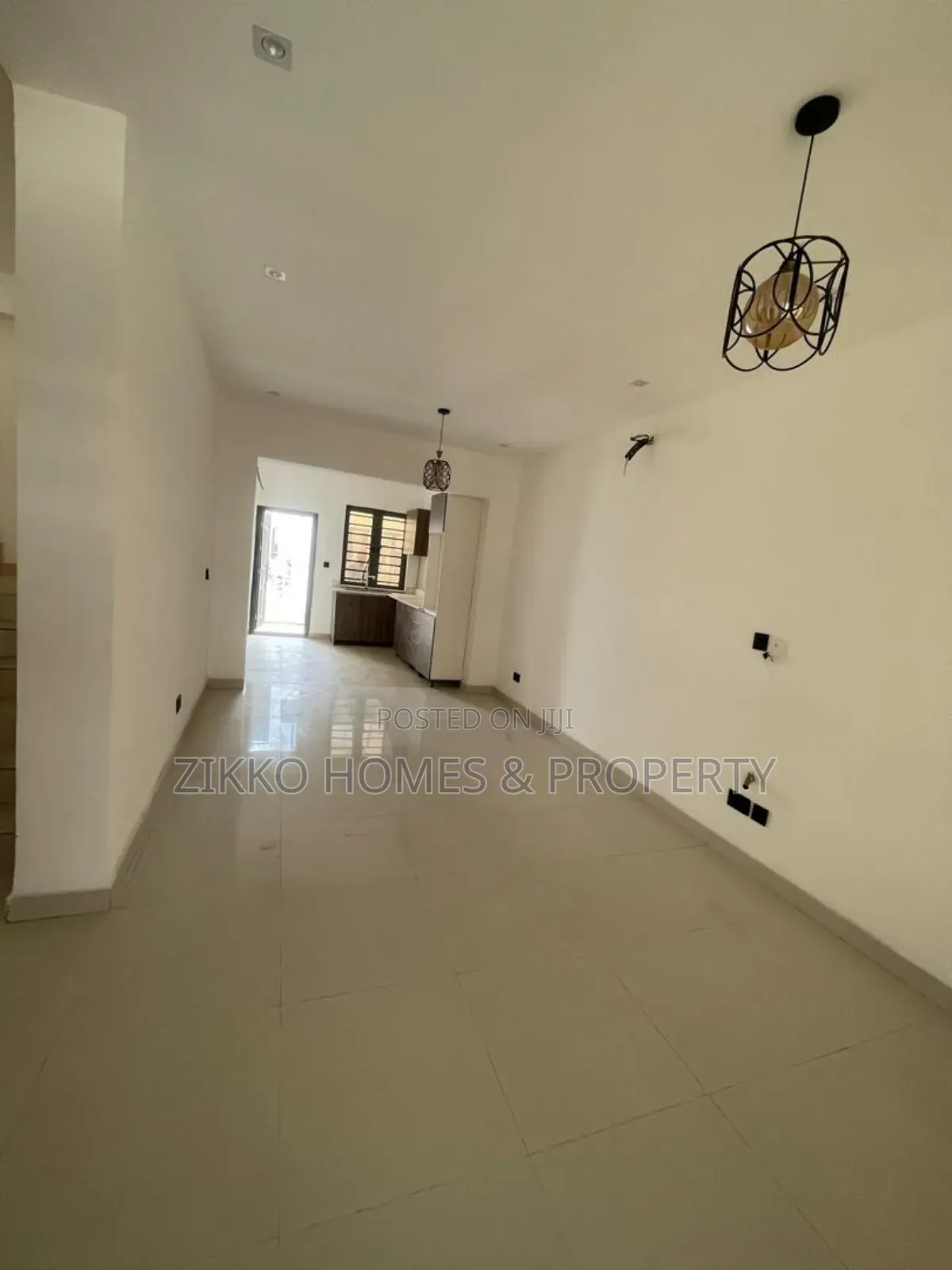 3bdrm Townhouse/Terrace in Orchid Road, Chevron for sale