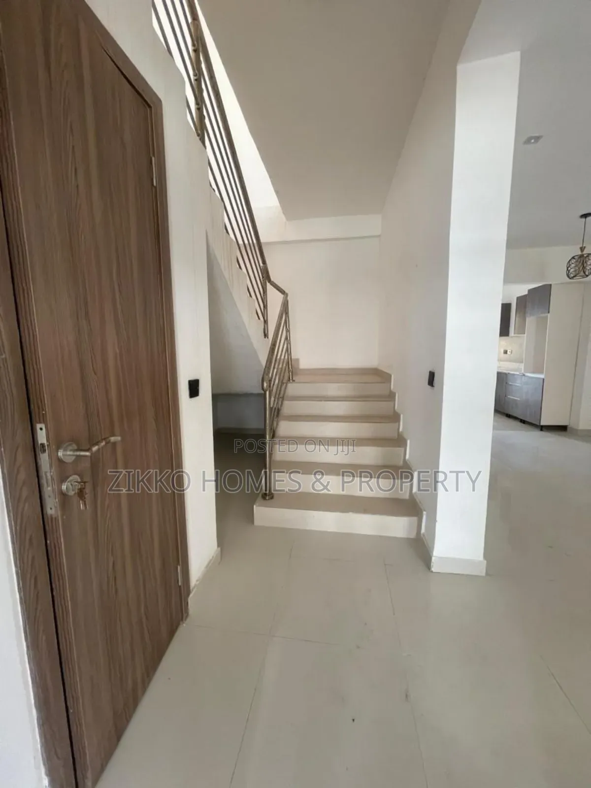 3bdrm Townhouse/Terrace in Orchid Road, Chevron for sale