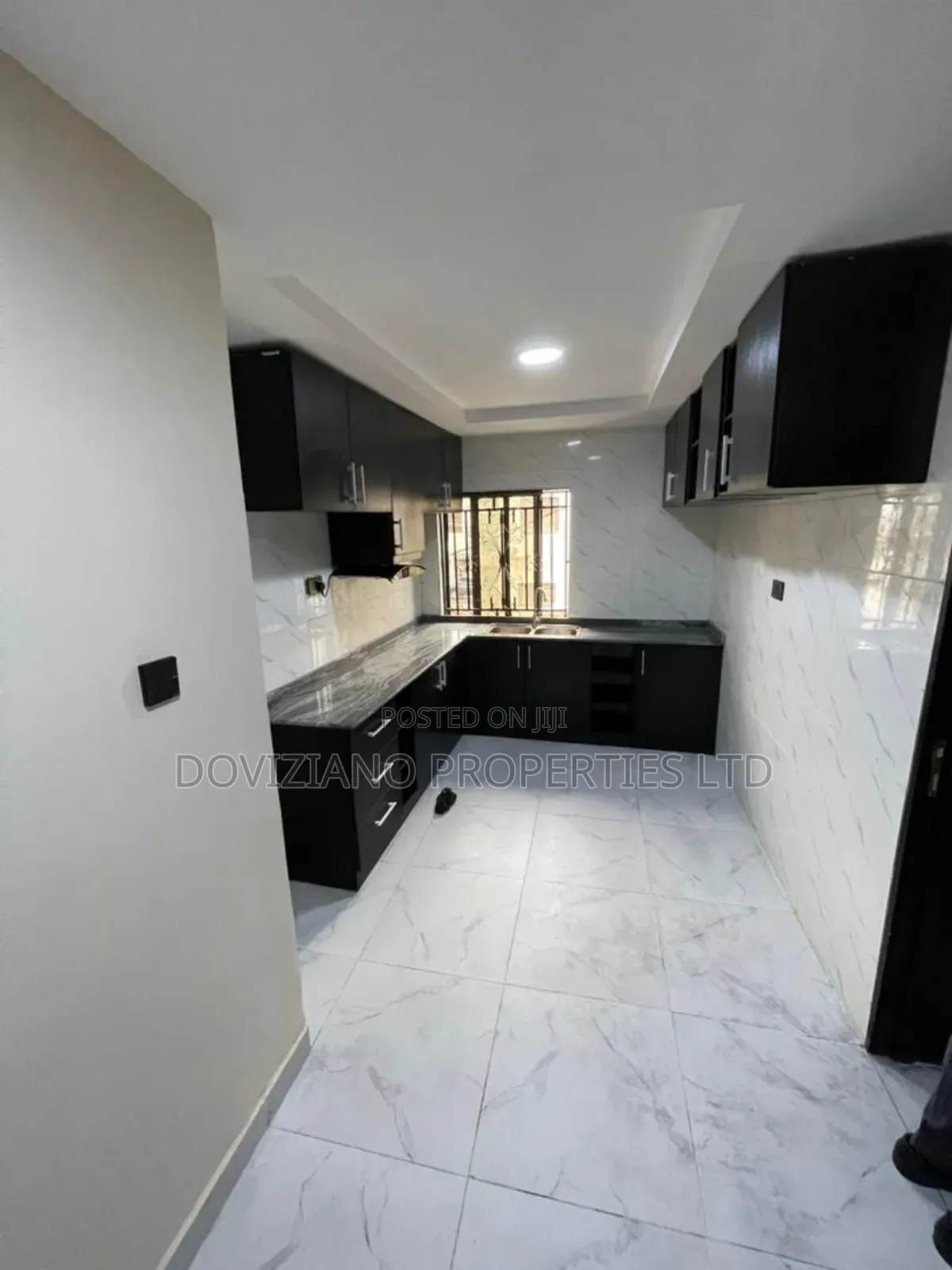 3bdrm Apartment in Ikeja GRA for rent