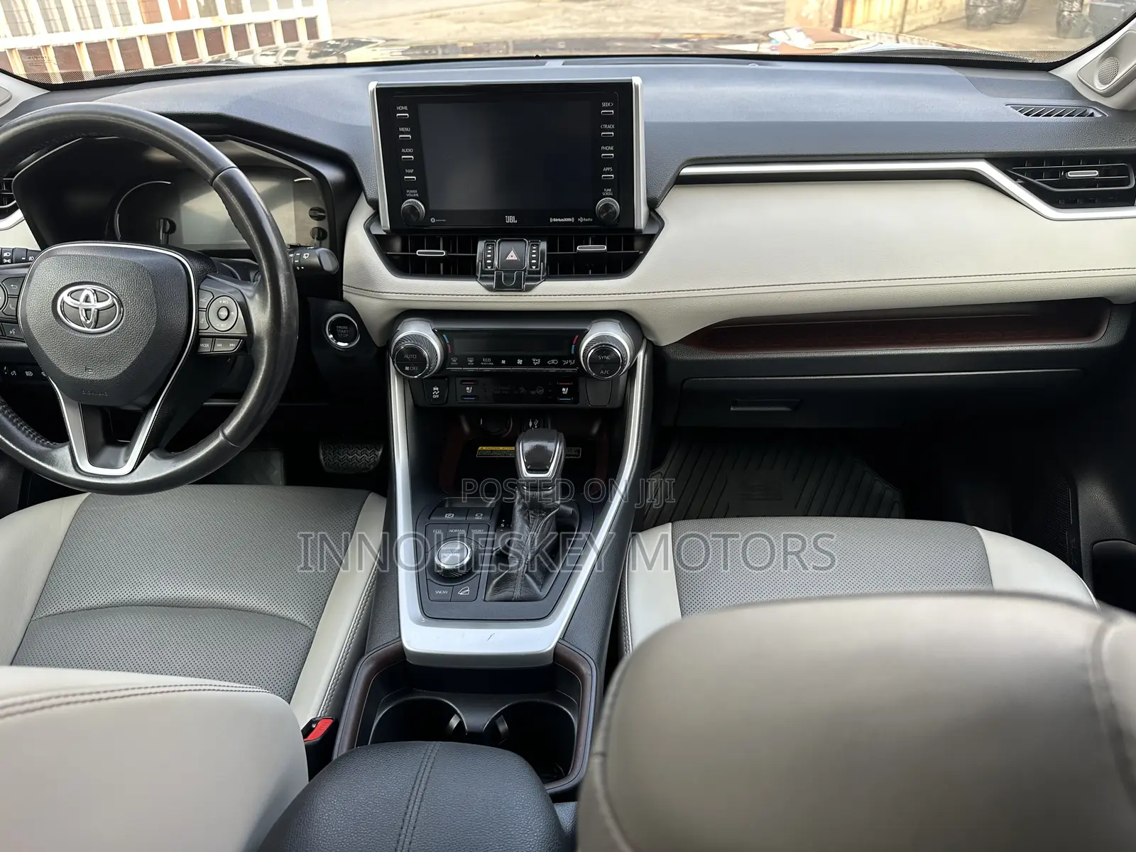 Toyota RAV4 Limited AWD 2019 Gray