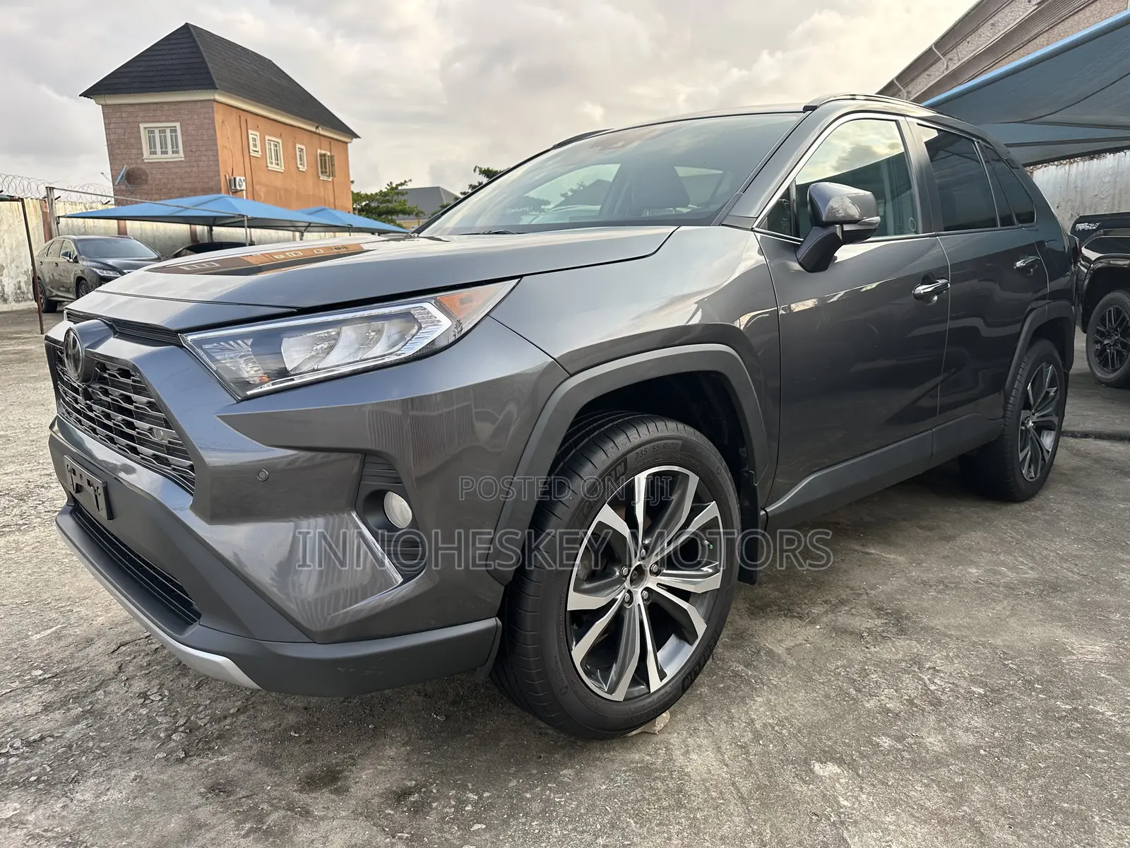 Toyota RAV4 Limited AWD 2019 Gray