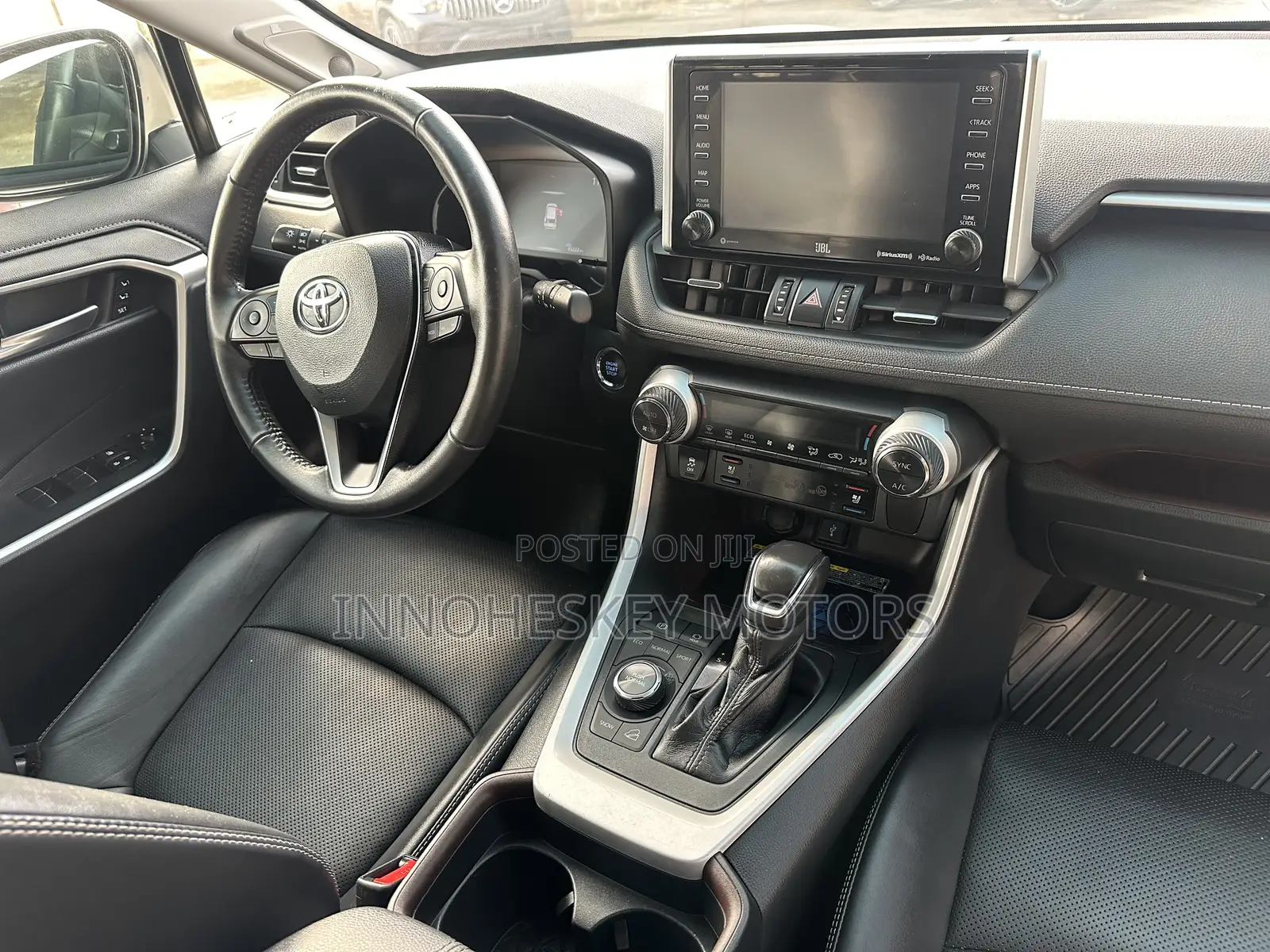 Toyota RAV4 Limited AWD 2020 White