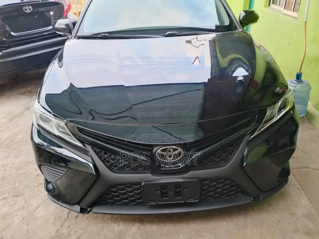 Toyota Camry SE FWD (2.5L 4cyl 8AM) 2018 Black