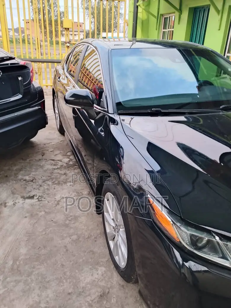 Toyota Camry SE FWD (2.5L 4cyl 8AM) 2018 Black