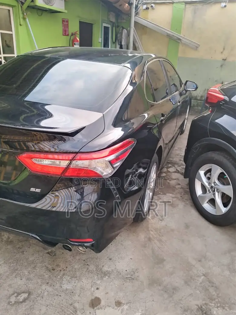 Toyota Camry SE FWD (2.5L 4cyl 8AM) 2018 Black