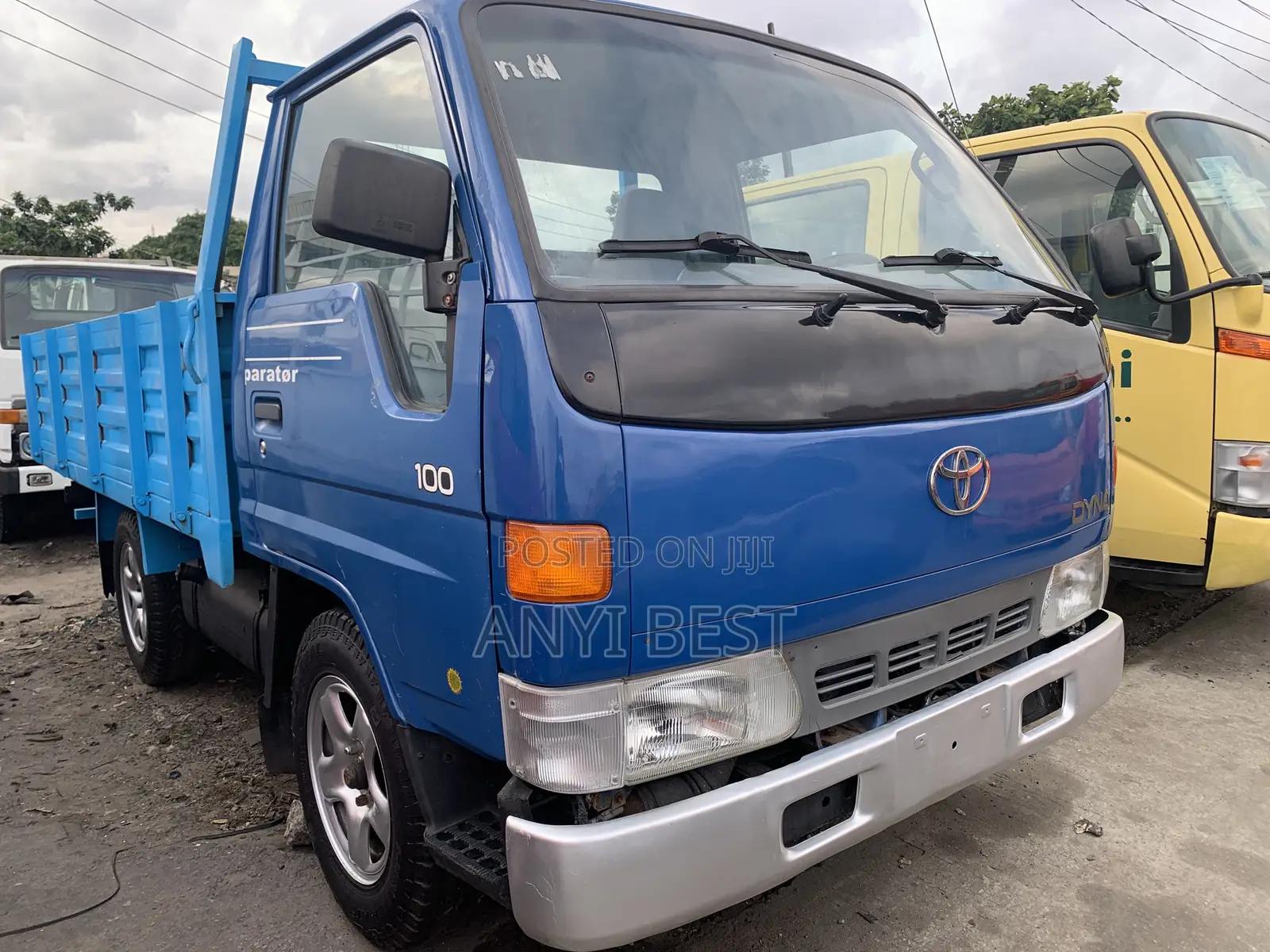 Toyota Dyn 100