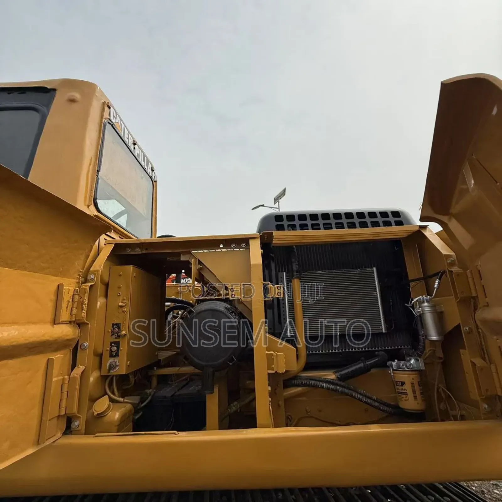 I Have 2005 and 1998 Excavator Cat 320bl