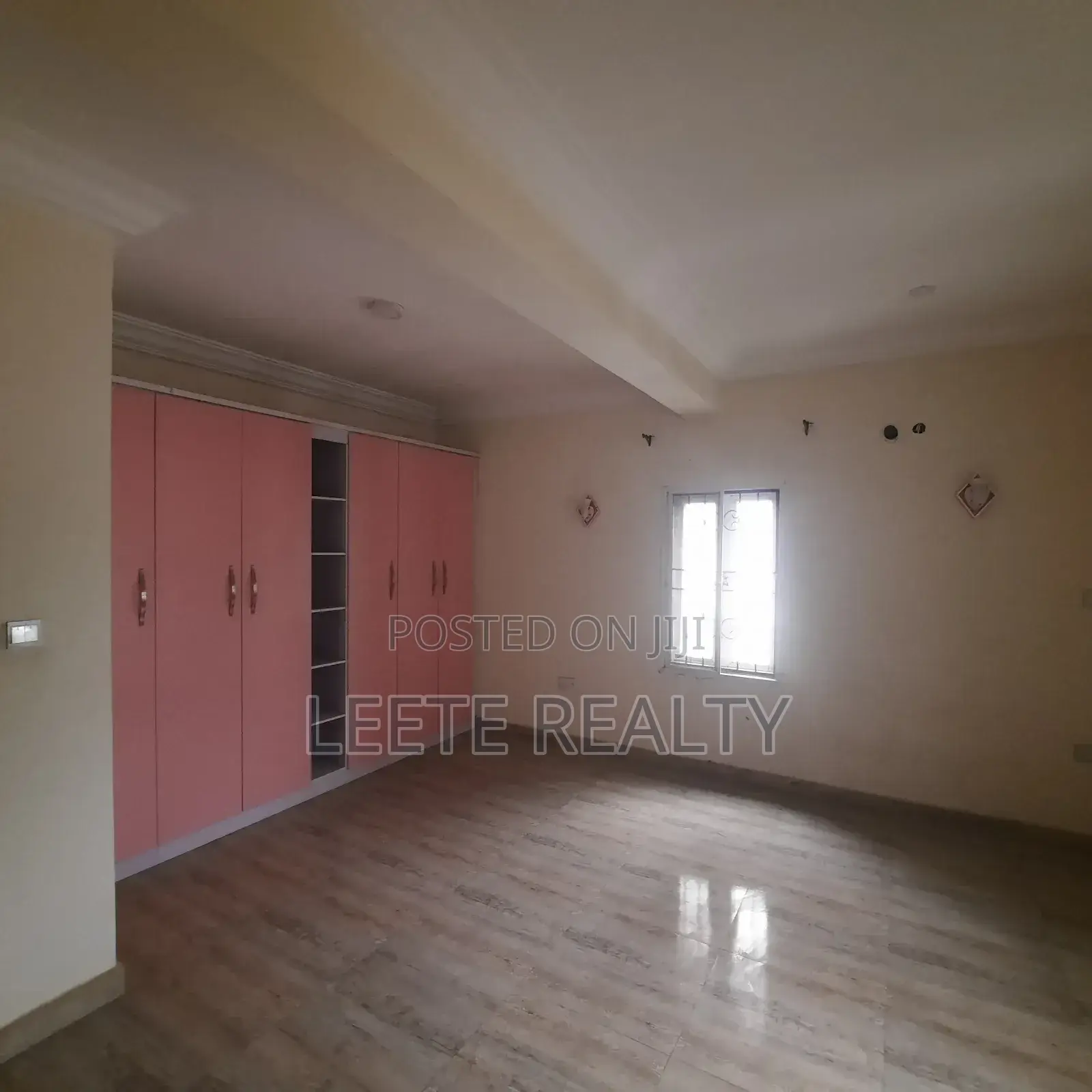 6bdrm Duplex in Asokoro for sale