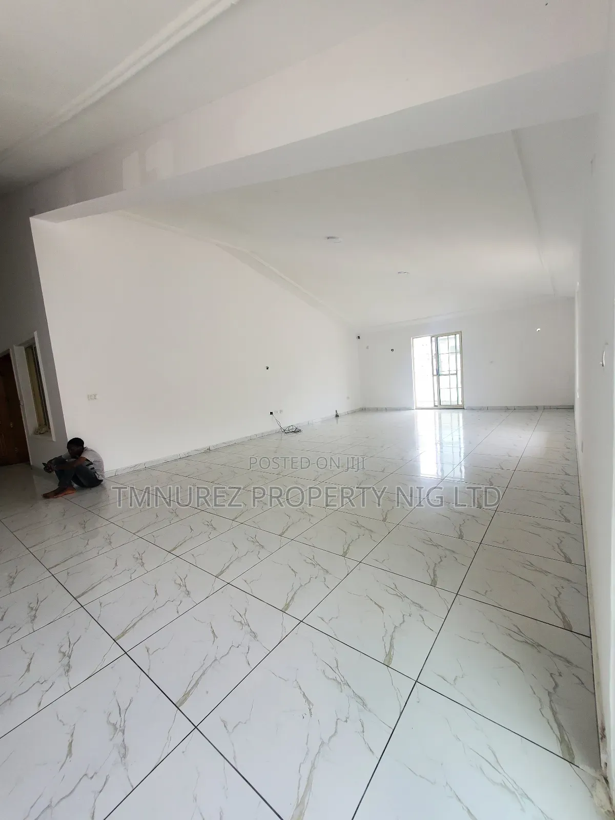 5bdrm Apartment in Lekki Phase1 for rent