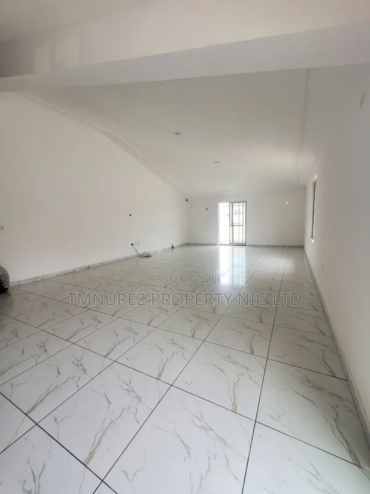 5bdrm Apartment in Lekki Phase1 for rent
