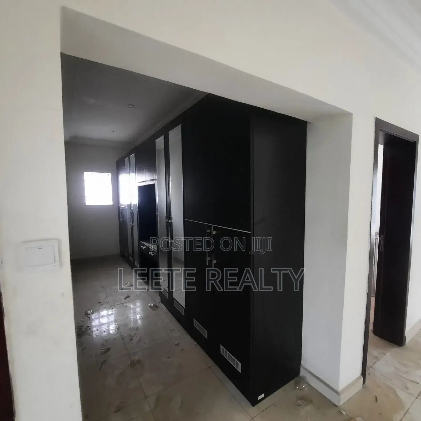 20bdrm Townhouse/Terrace in Guzape District for sale