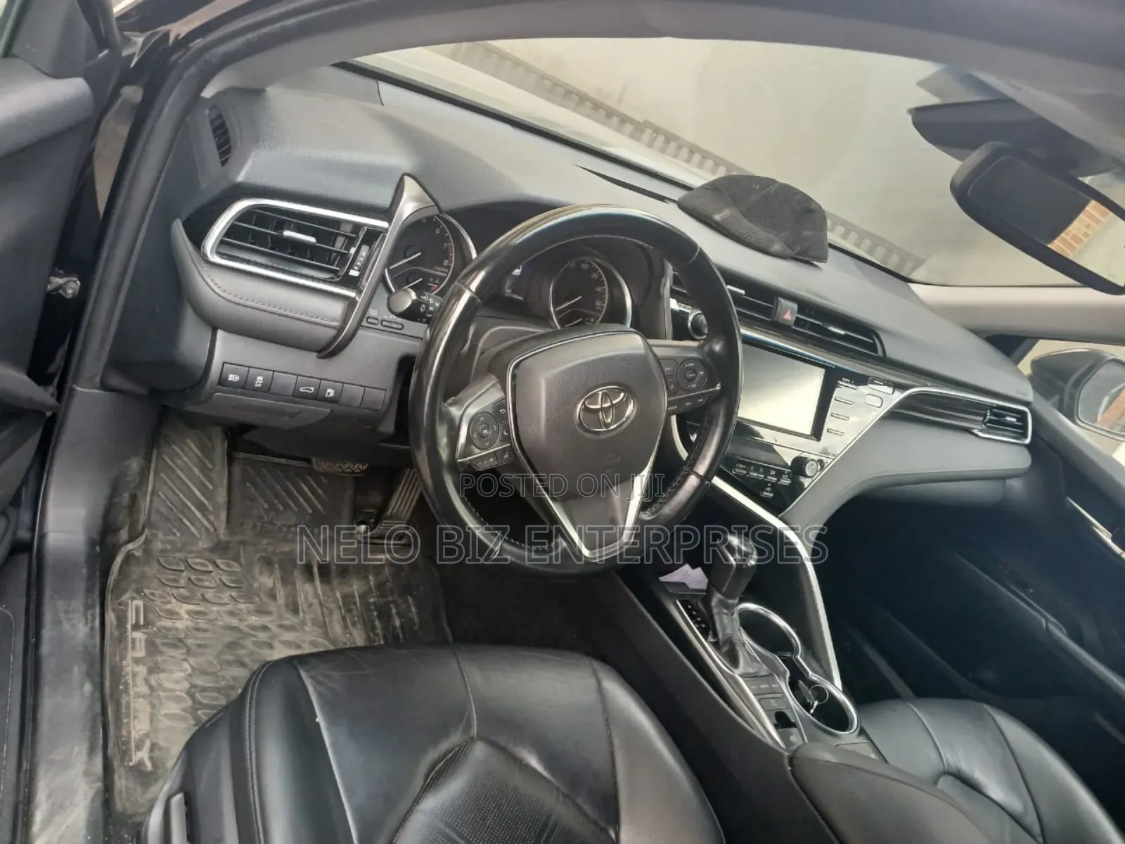 Toyota Camry XLE FWD (2.5L 4cyl 8AM) 2018 Black