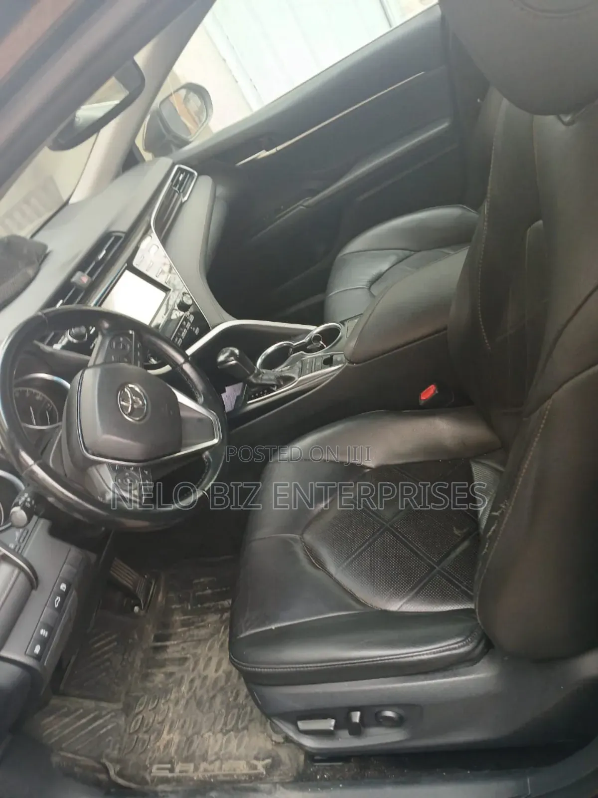 Toyota Camry XLE FWD (2.5L 4cyl 8AM) 2018 Black