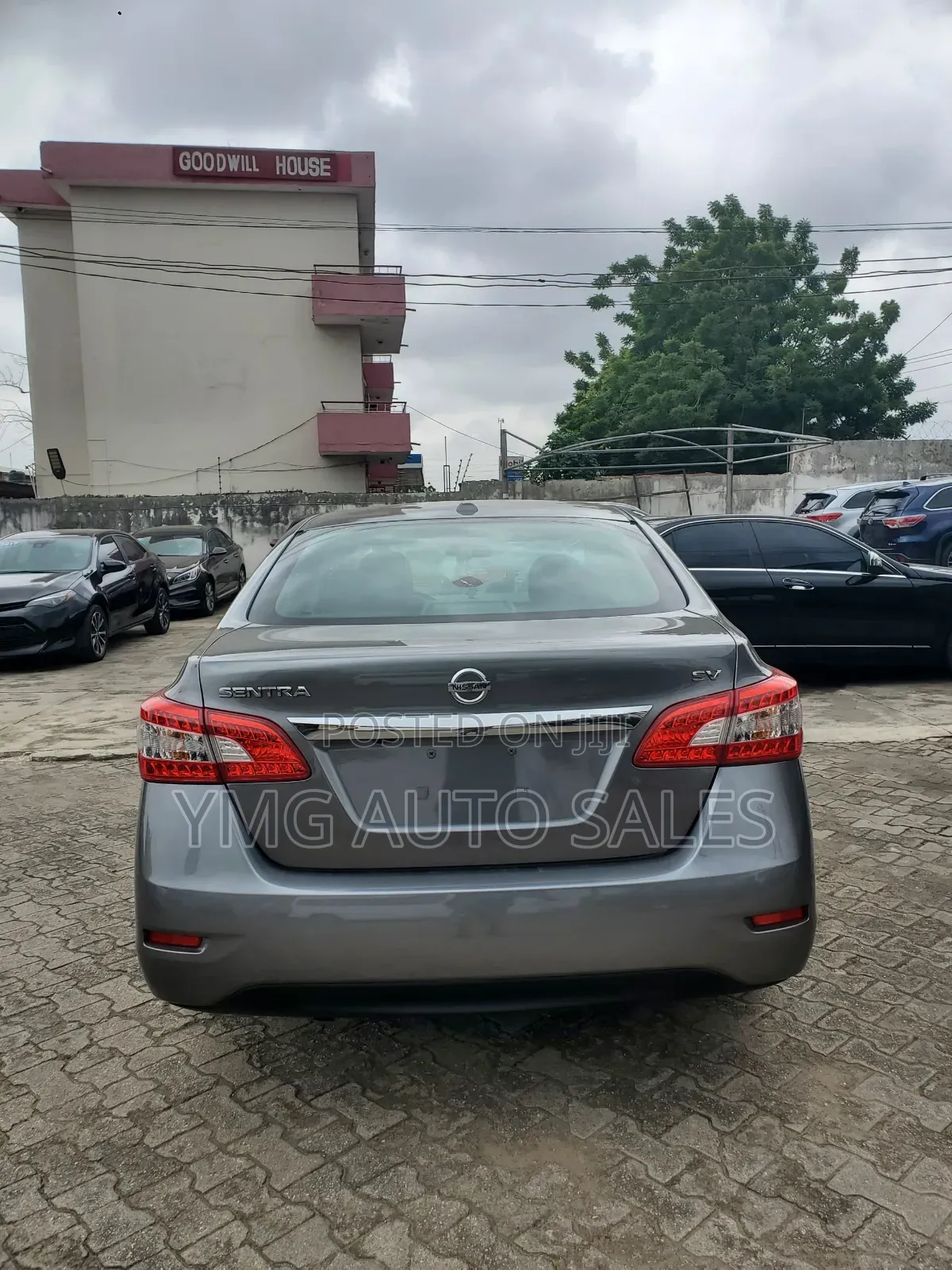Nissan Sentra SV 4dr Sedan (1.8L 4cyl CVT) 2015 Gray