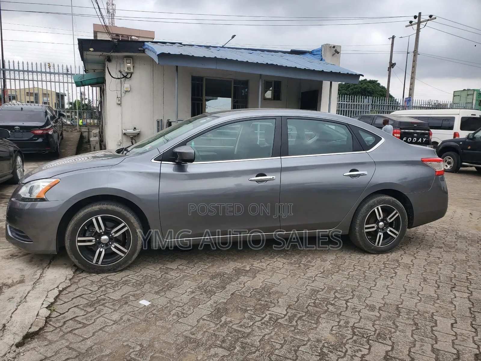 Nissan Sentra SV 4dr Sedan (1.8L 4cyl CVT) 2015 Gray