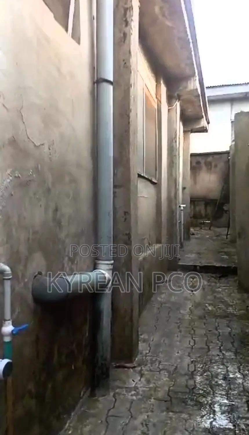 2bdrm Block of Flats in Eyita, Ikorodu for sale