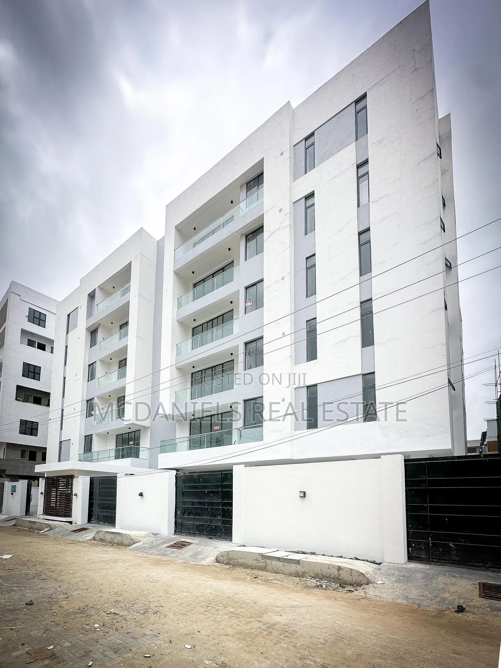 Furnished 2bdrm Apartment in Lekki Phase 1 for sale
