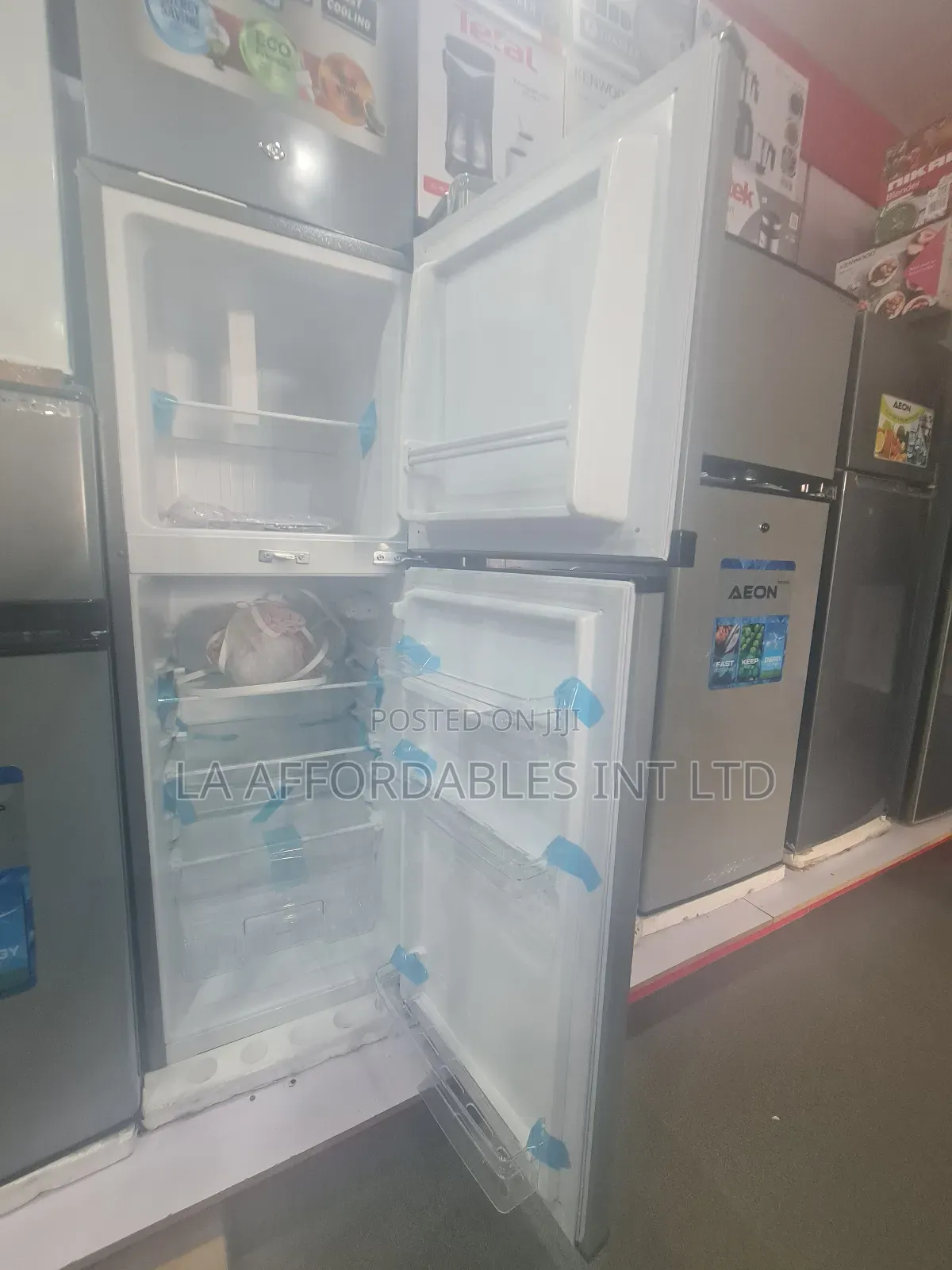 Aeon Refrigerator Model Art138g