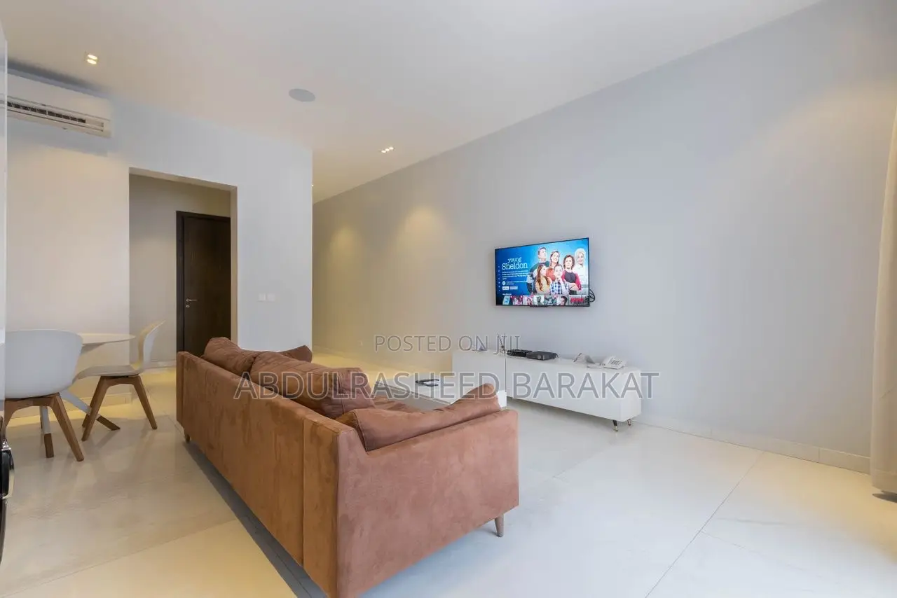 Luxury One Bedroom Apartment With Balcony