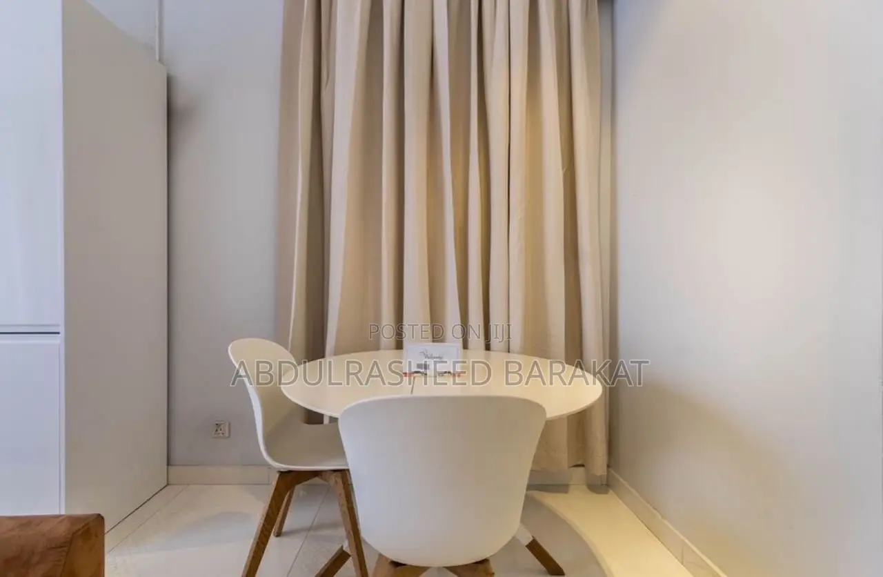 Luxury One Bedroom Apartment With Balcony