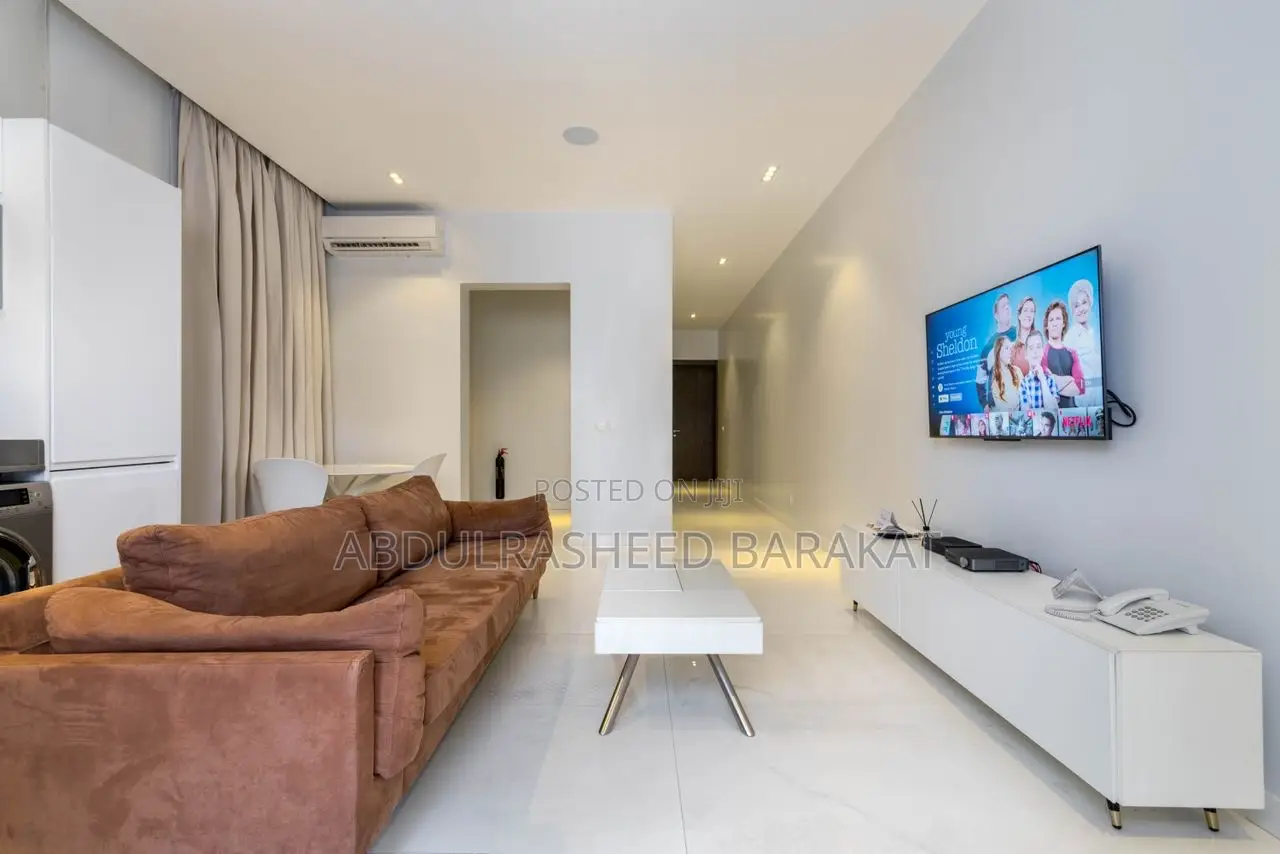 Luxury One Bedroom Apartment With Balcony