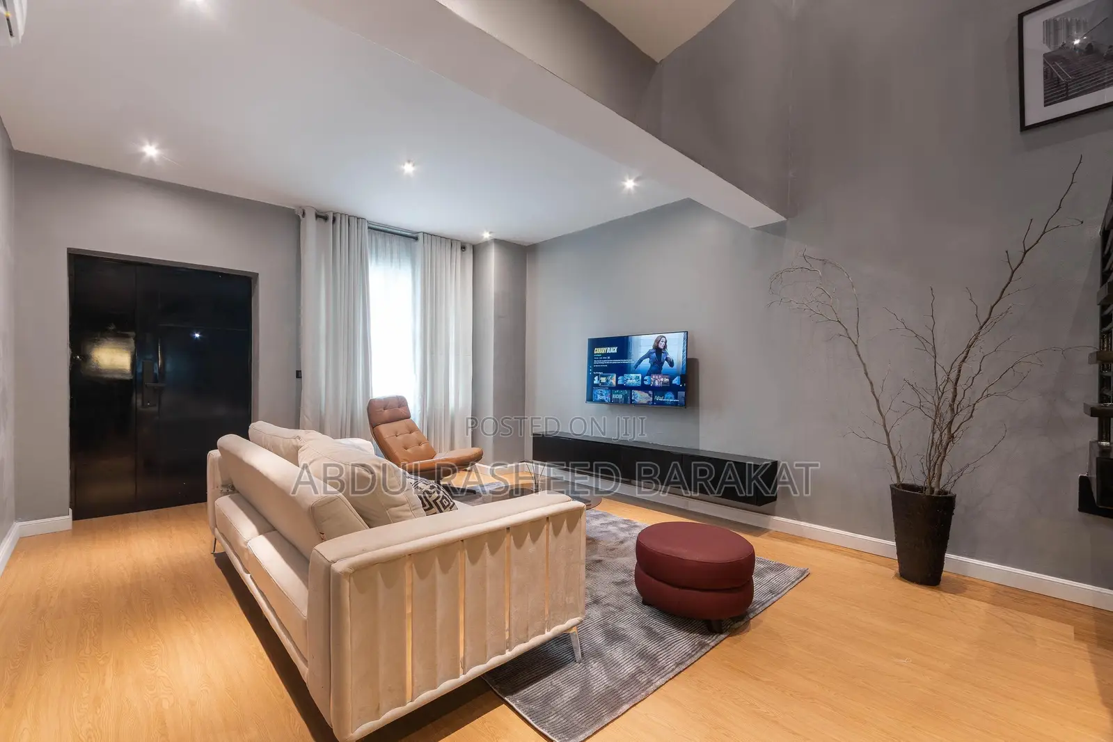 Brand New Luxury Two Bedroom Maisonette With Balcony Playground