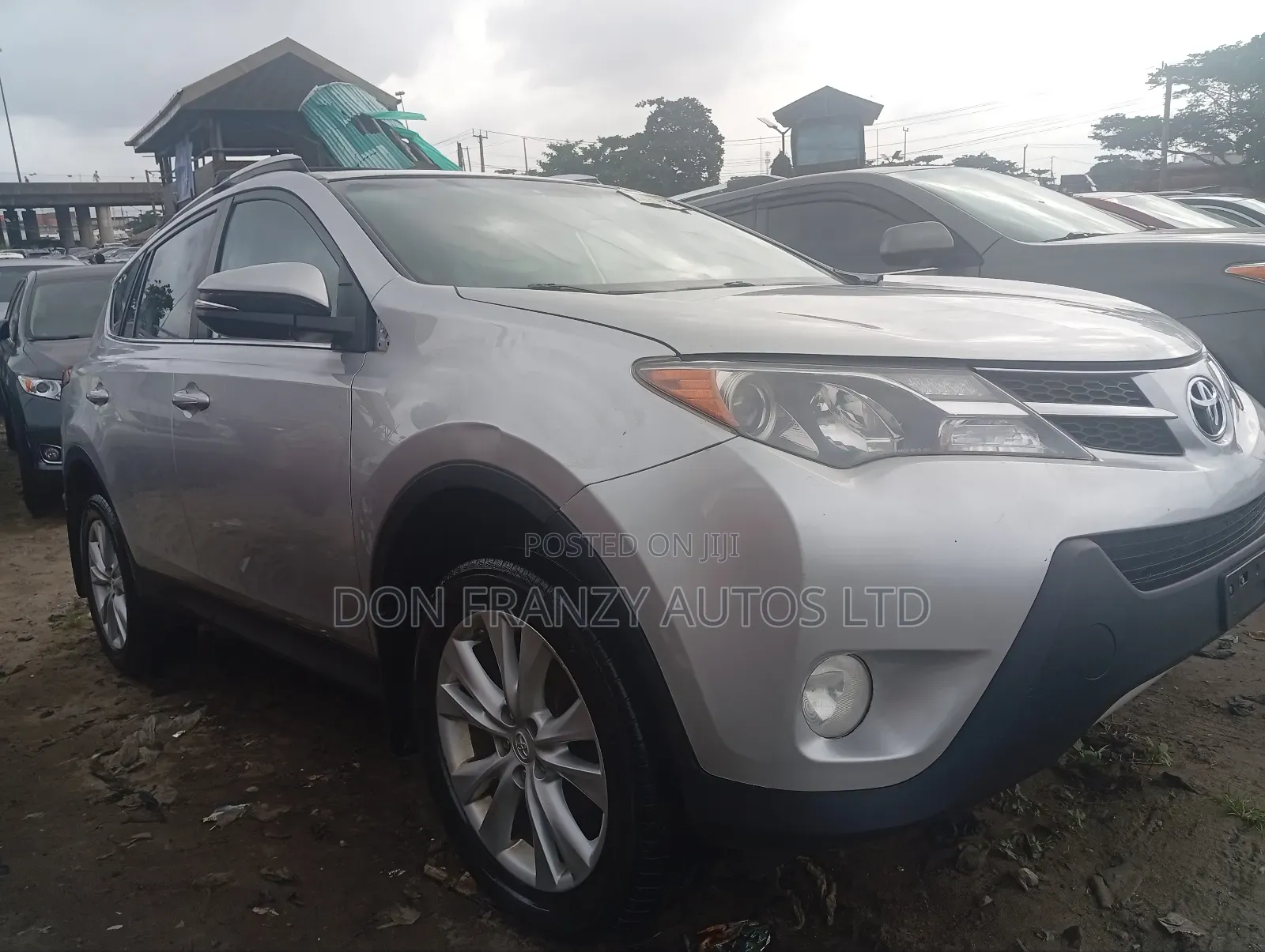 Toyota RAV4 Limited 4dr SUV (2.5L 4cyl 6A) 2015 Silver