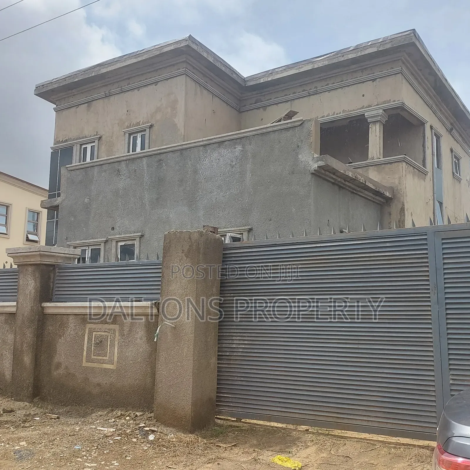 4bdrm Duplex in Lugbe District for sale