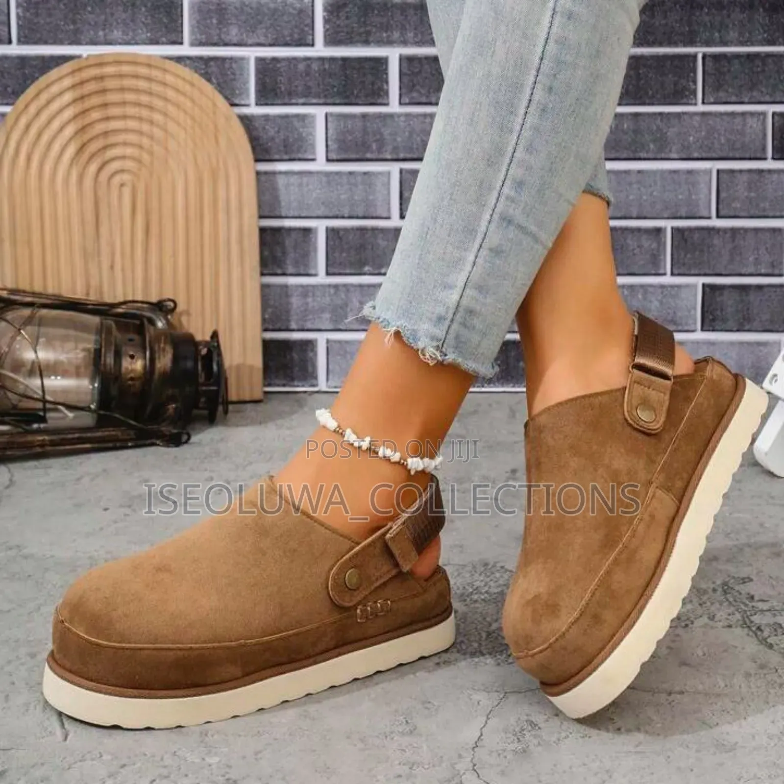 Ladies Buckled Slippers