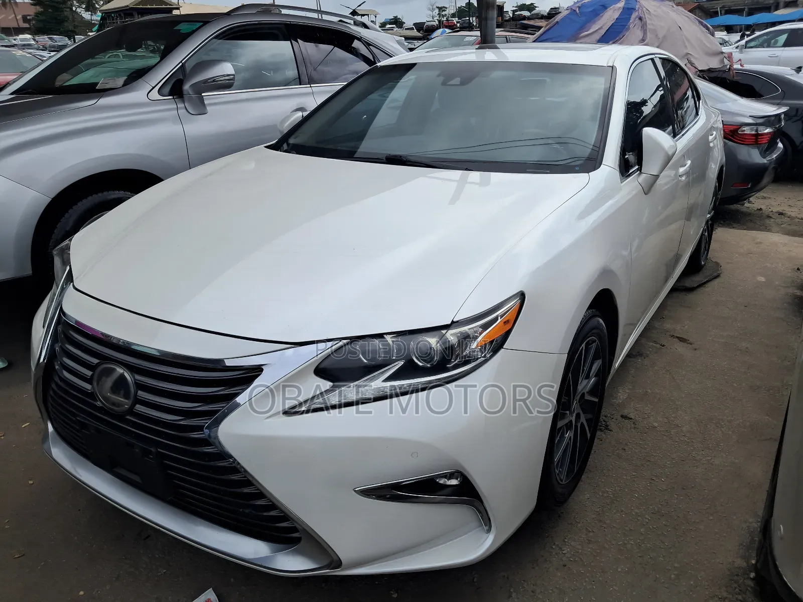Lexus ES 300H FWD 2016 White