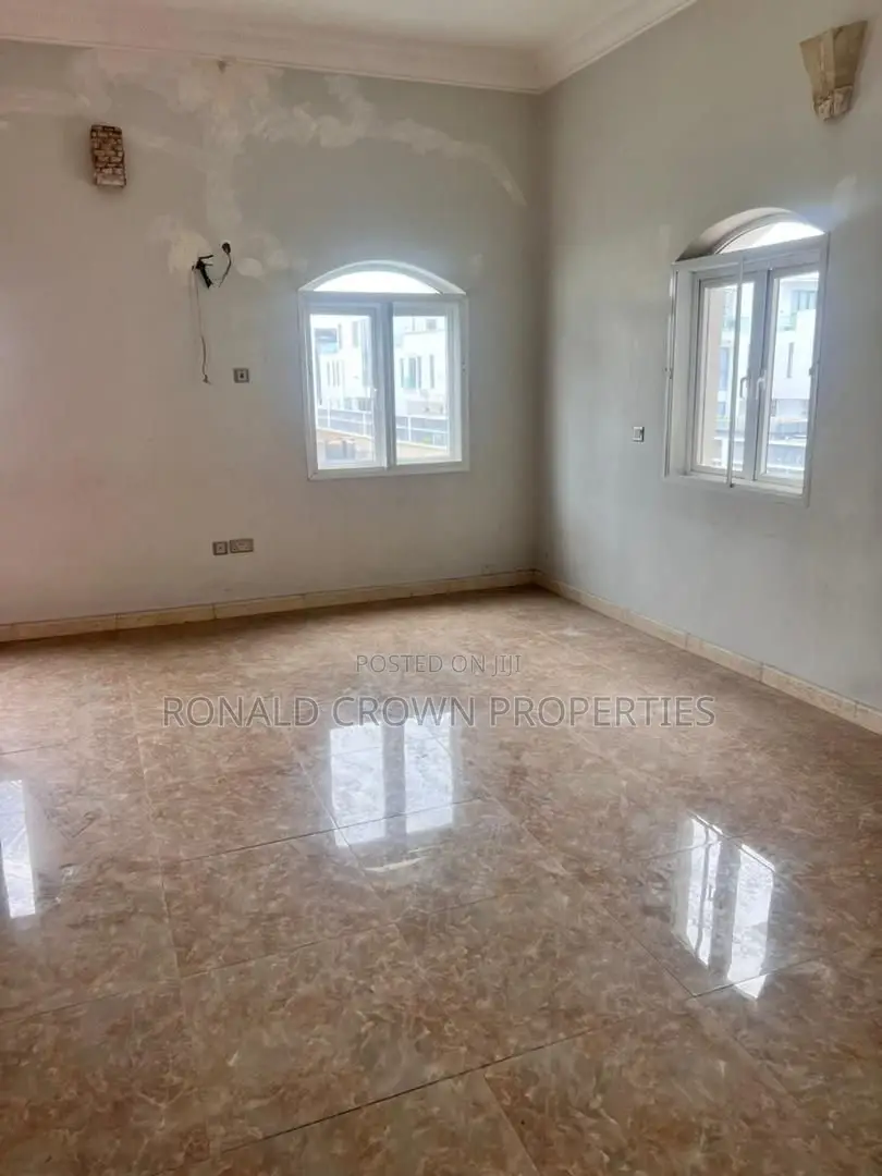 5bdrm Duplex in Osapa london for sale