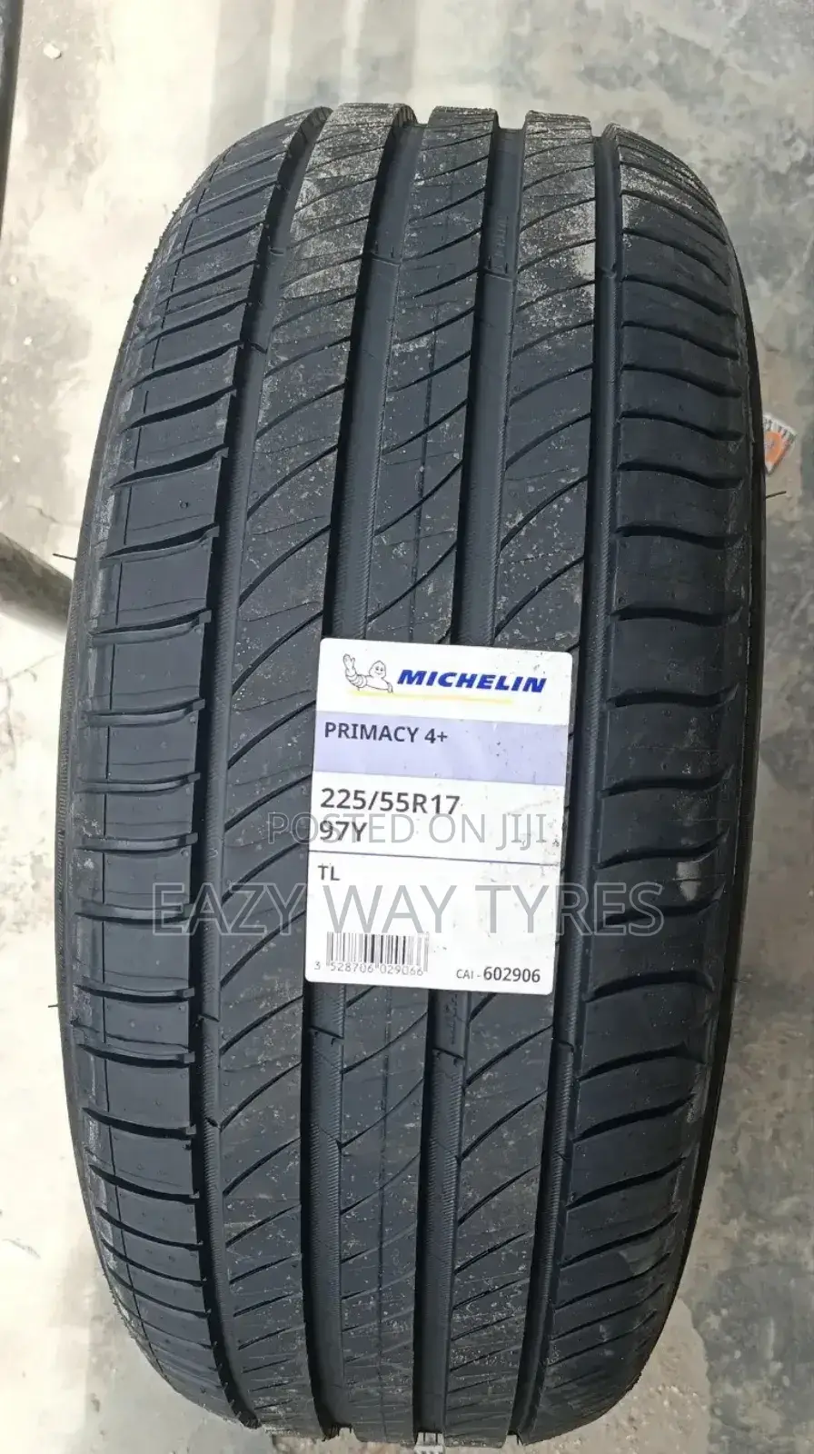 225/55r17 Michelin or Any Kind of Tyres Is Available at Affordable Price