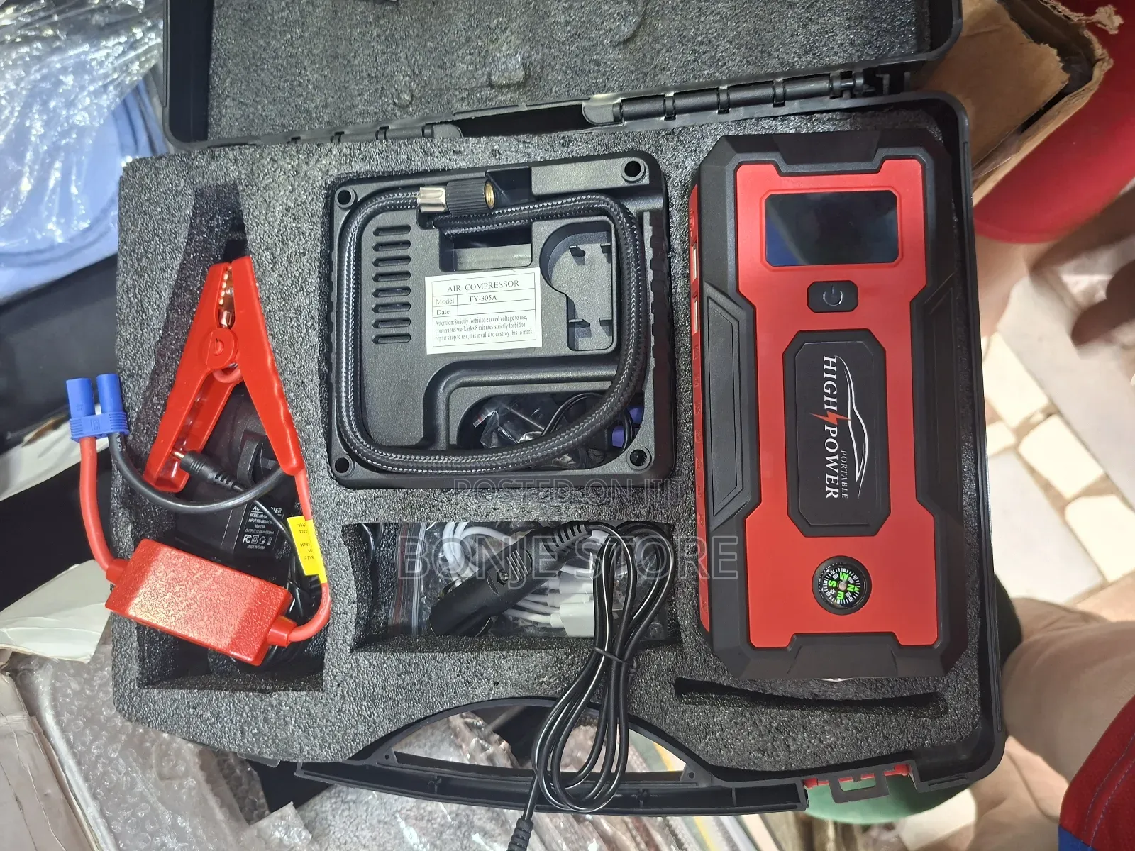 Qy33 High-Power Multi-Function Jump Starter for Cars