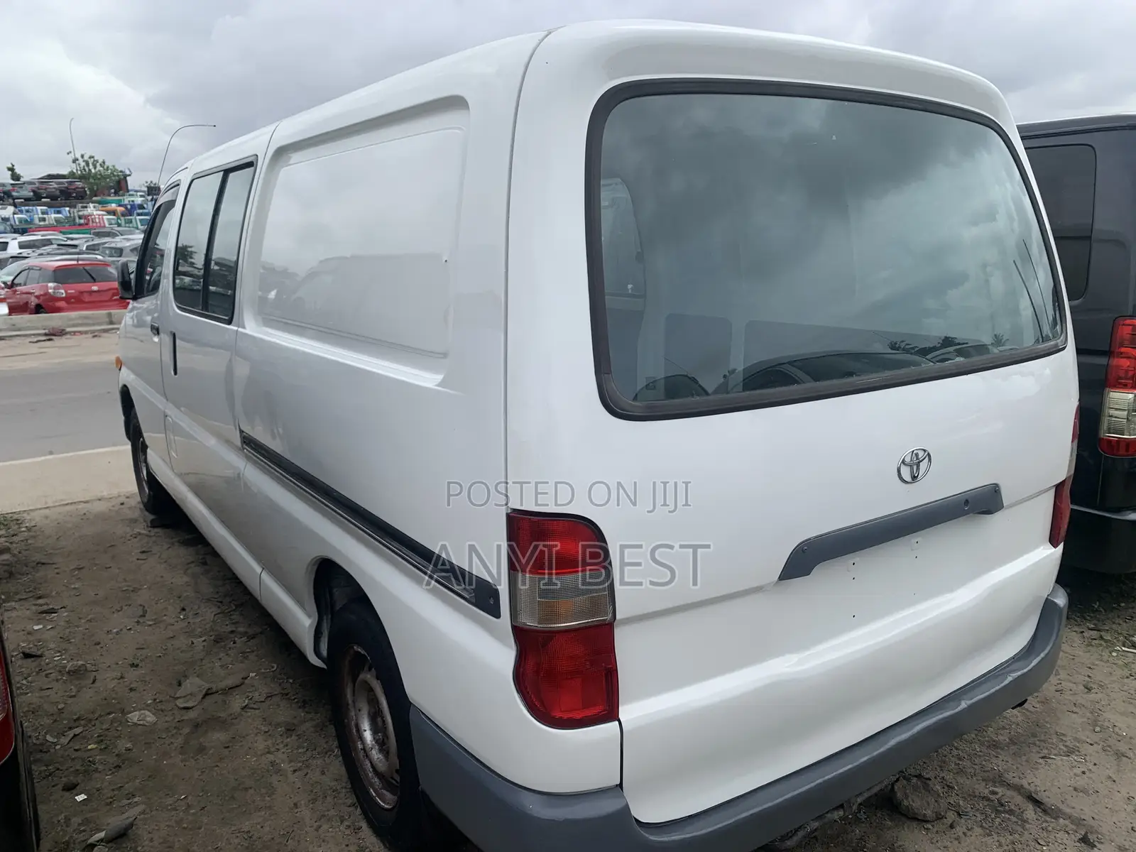 Toyota Grand HiAce 2006 White