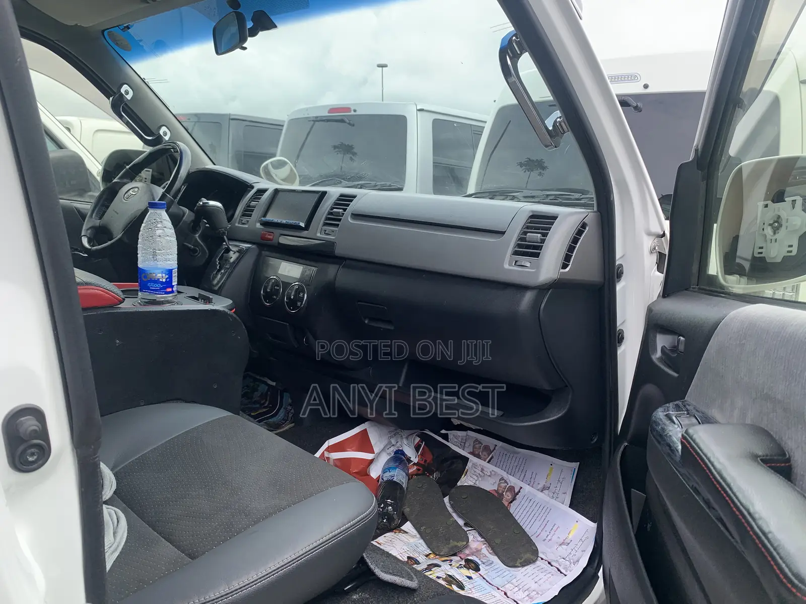 Toyota HiAce 2012 White
