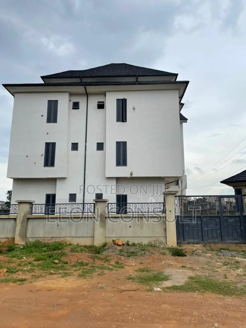 3bdrm Apartment in De Laurel, Dakibiyu for sale