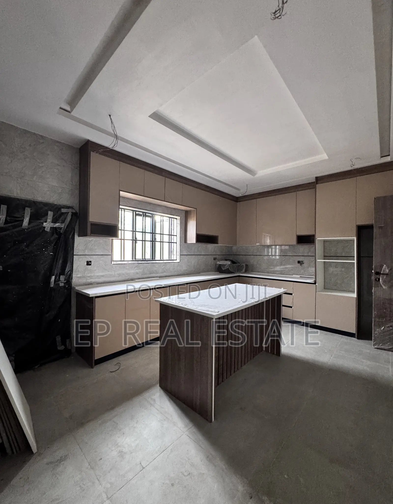5bdrm Duplex in Wuse Zone7 for sale