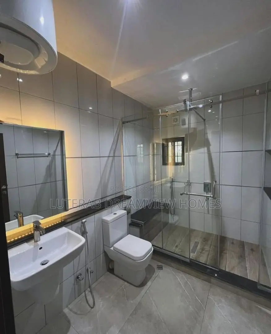 4bdrm Duplex in Tarred Road, Guzape District for rent