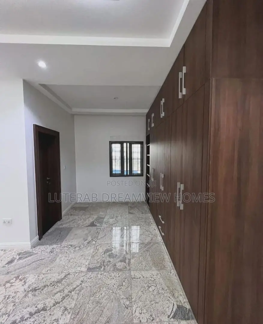 4bdrm Duplex in Tarred Road, Guzape District for rent