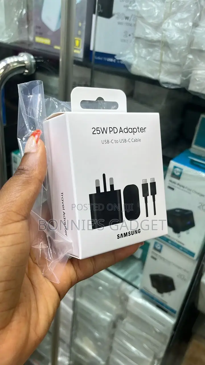Samsung 25w Pd Adapter With a Usb-C to Usb-C Cable.