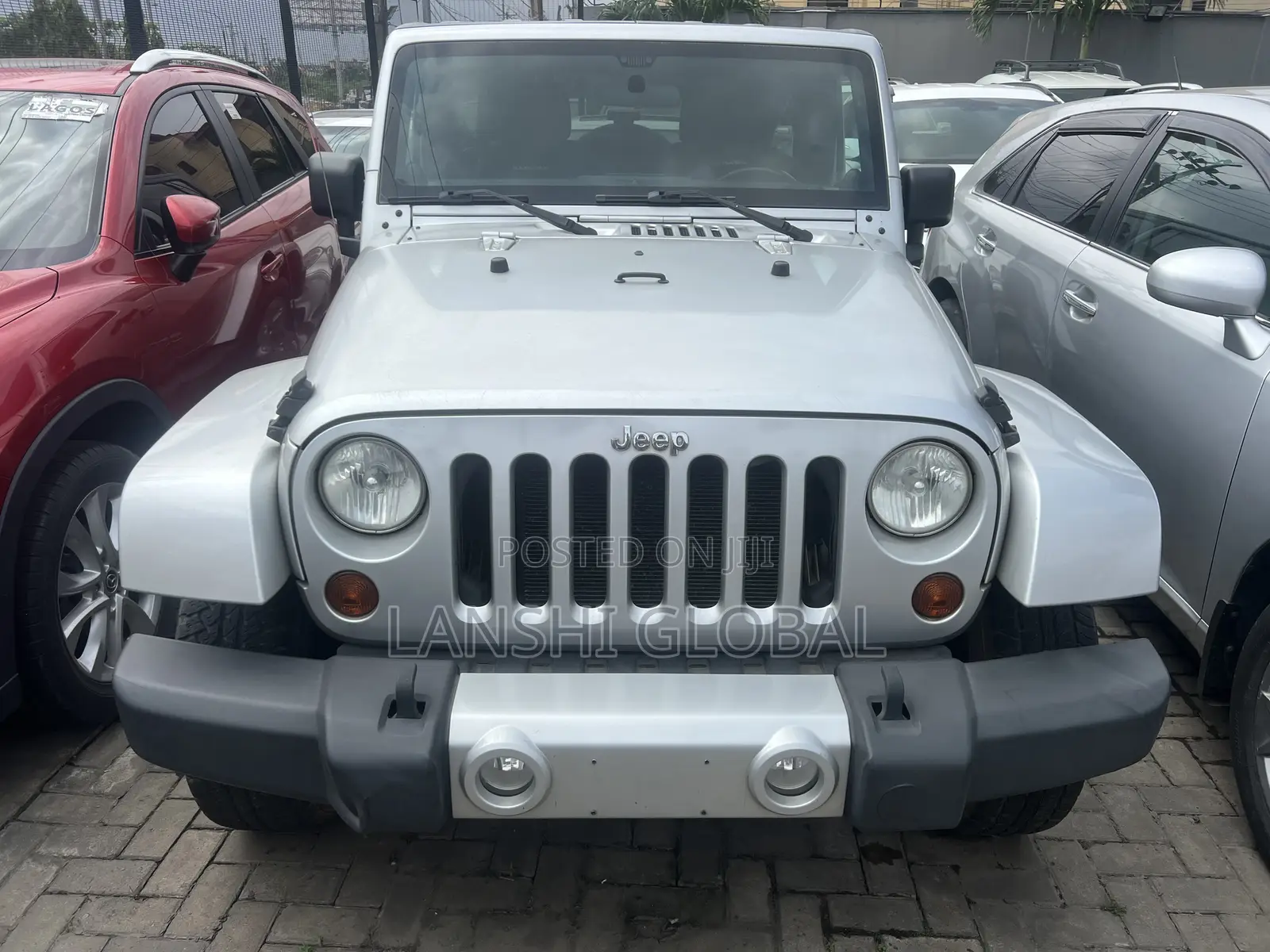 Jeep Wrangler Unlimited Sahara 2011 Silver
