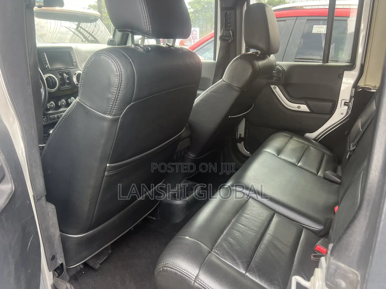 Jeep Wrangler Unlimited Sahara 2011 Silver