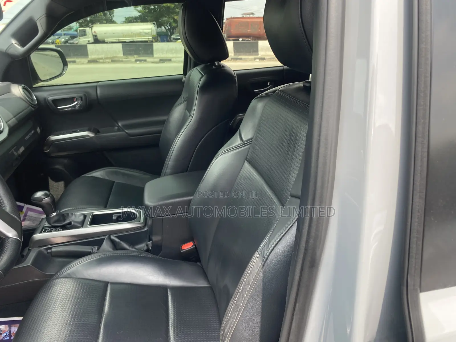 Toyota Tacoma 2023 Silver