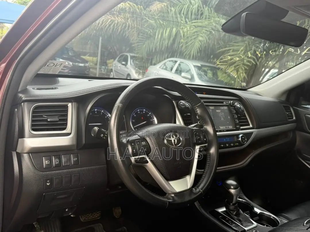 Toyota Highlander 2018 Red