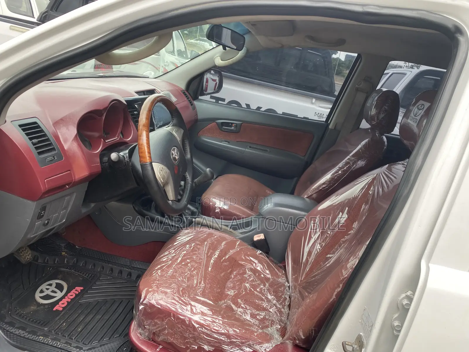 Toyota Hilux 2011 White