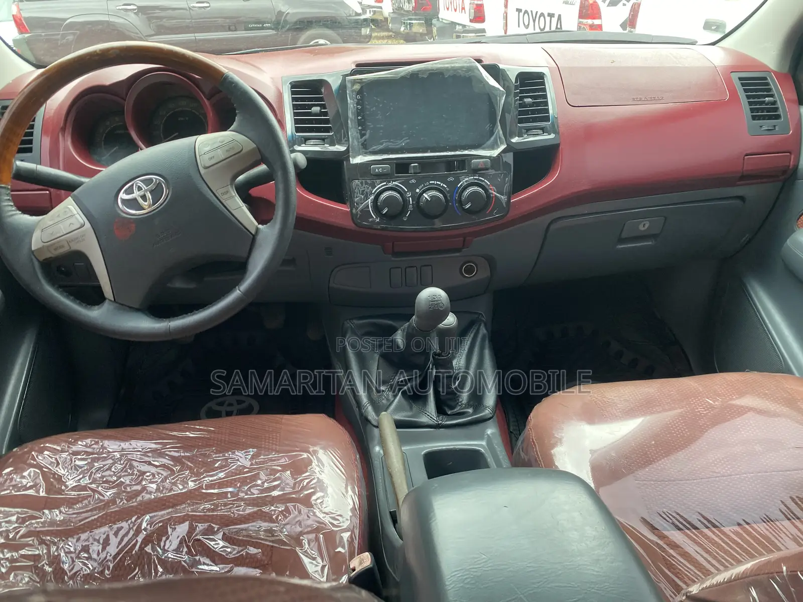 Toyota Hilux 2011 White