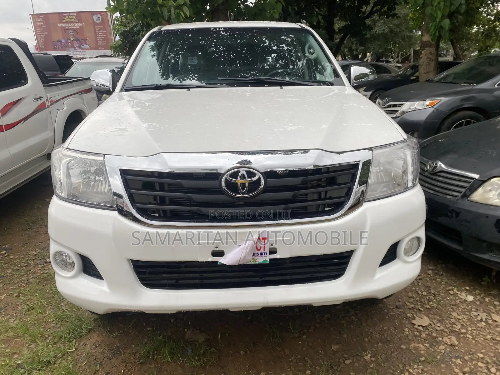 Toyota Hilux SR 4x4 2014 White